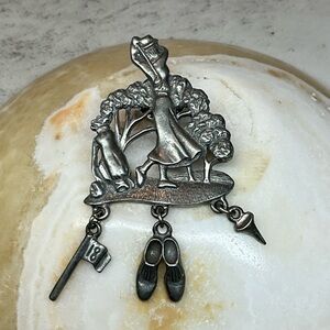 LCD Vintage Signed Pewter Woman Golfing w/Dangle Charms Lapel Pin